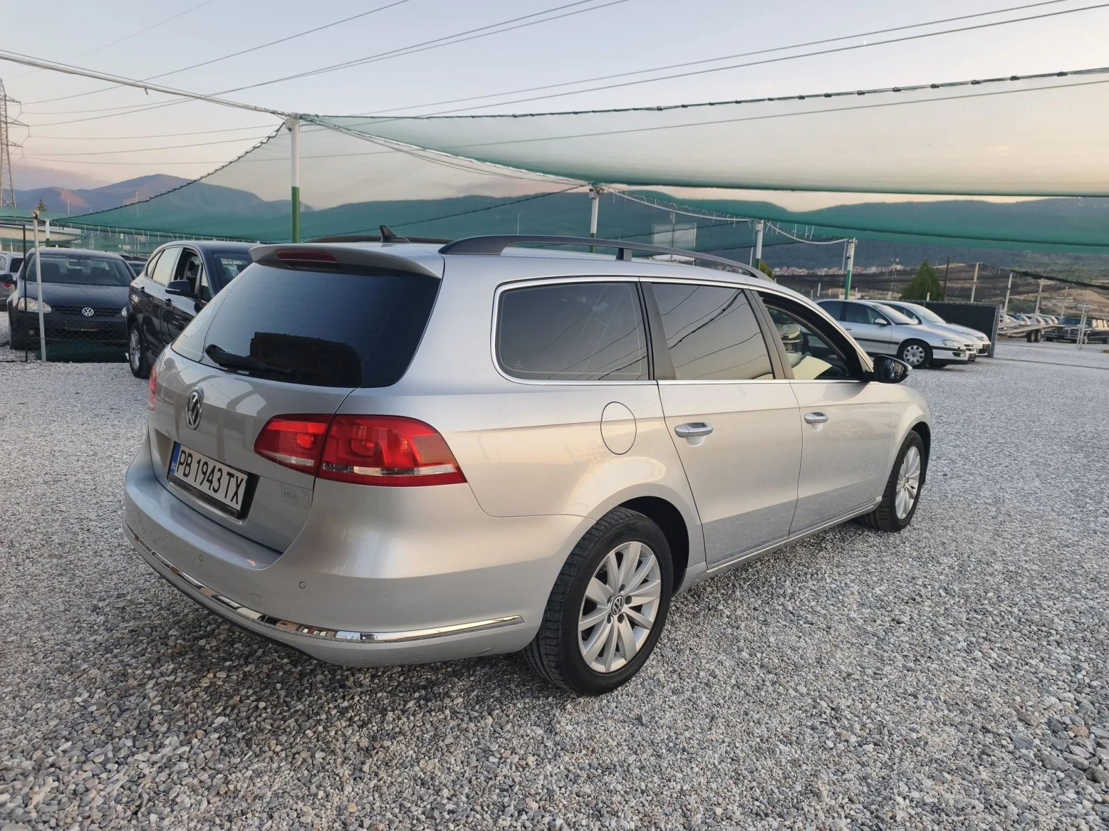 VW Passat 1.6 TDI , снимка 6 - Автомобили и джипове - 56109253