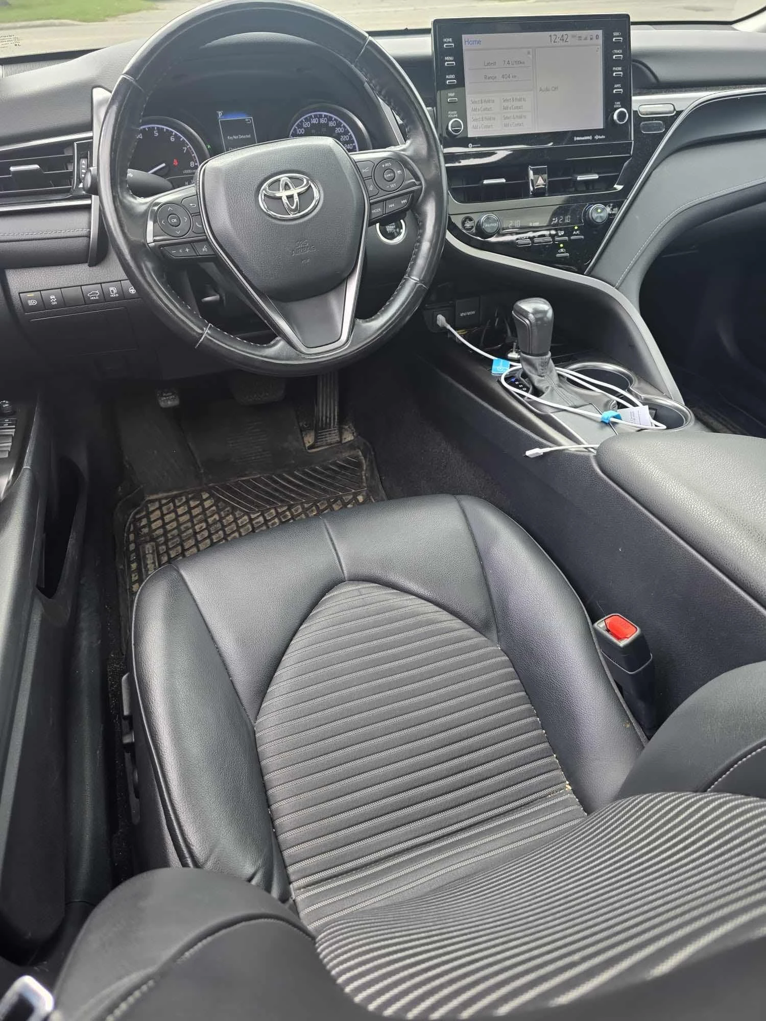 Toyota Camry * SE * CARFAX * ОПЦИЯ ЗА ФИНАНСИРАНЕ, снимка 5 - Автомобили и джипове - 56117101