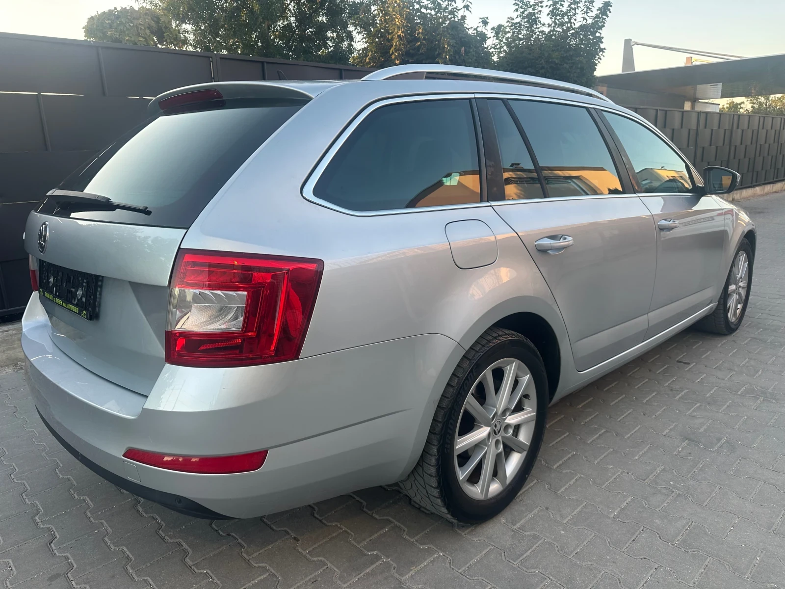 Skoda Octavia 2.0-TDI-150k.c-НАВИГАЦИЯ, снимка 4 - Автомобили и джипове - 56302828