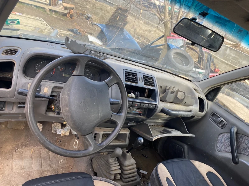 Nissan Terrano 2.7TD, снимка 5 - Автомобили и джипове - 49355898