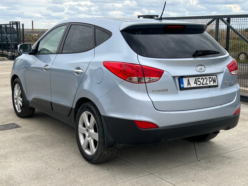 Hyundai IX35 2.4i Automat, снимка 4 - Автомобили и джипове - 52090476