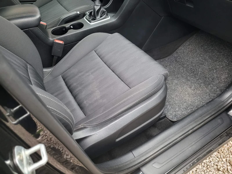 Kia Sportage Silber 1.6 EURO 6B, снимка 11 - Автомобили и джипове - 52664098