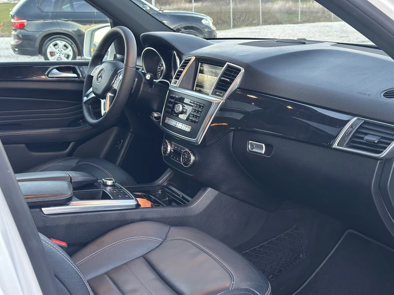 Mercedes-Benz ML 350 AMG | TV | PANORAMA | DISTRONIC | 4MATIC , снимка 8 - Автомобили и джипове - 52929660
