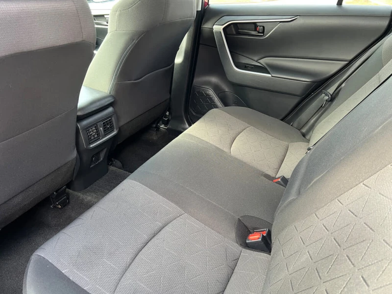 Toyota Rav4 * HYBRID* LE* Автокредит(Цена до БГ), снимка 14 - Автомобили и джипове - 53251233