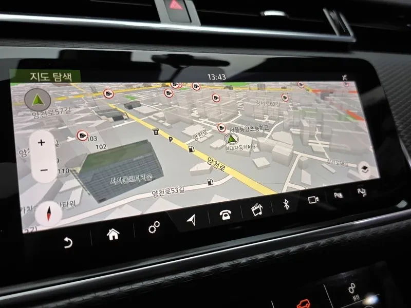 Land Rover Range Rover Velar, снимка 14 - Автомобили и джипове - 54515158