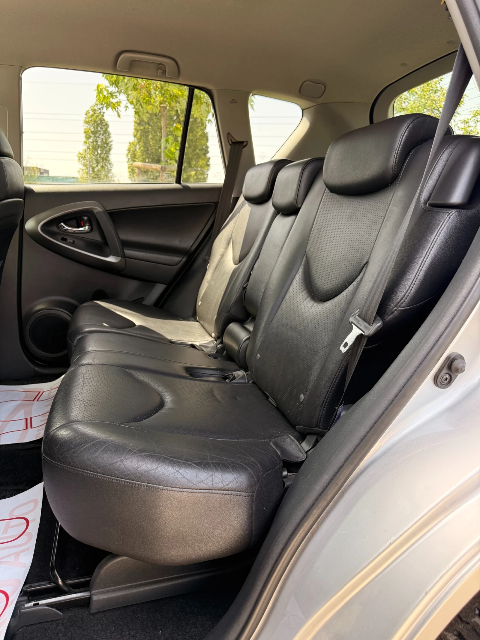Toyota Rav4 2.2D-CAT* Keyless* NAVI* Подгрев* Камера*  - изображение 8