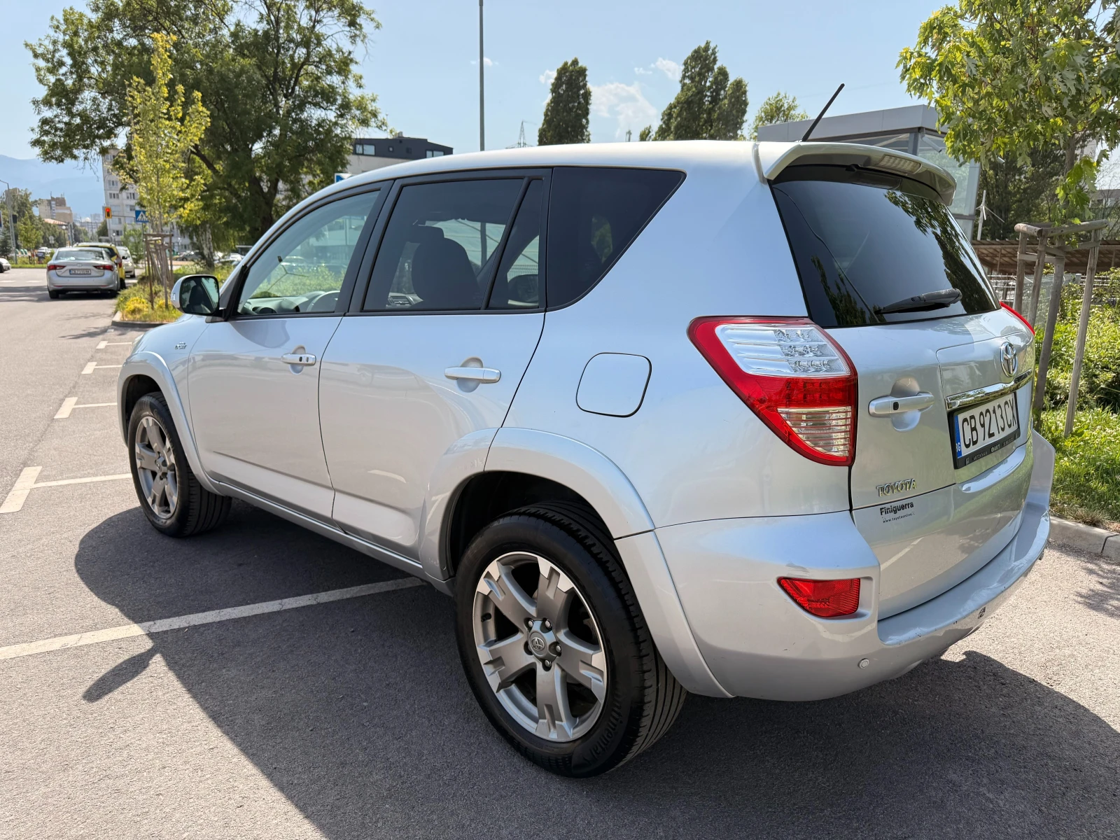 Toyota Rav4 2.2D-CAT* Keyless* NAVI* Подгрев* Камера*  - изображение 6