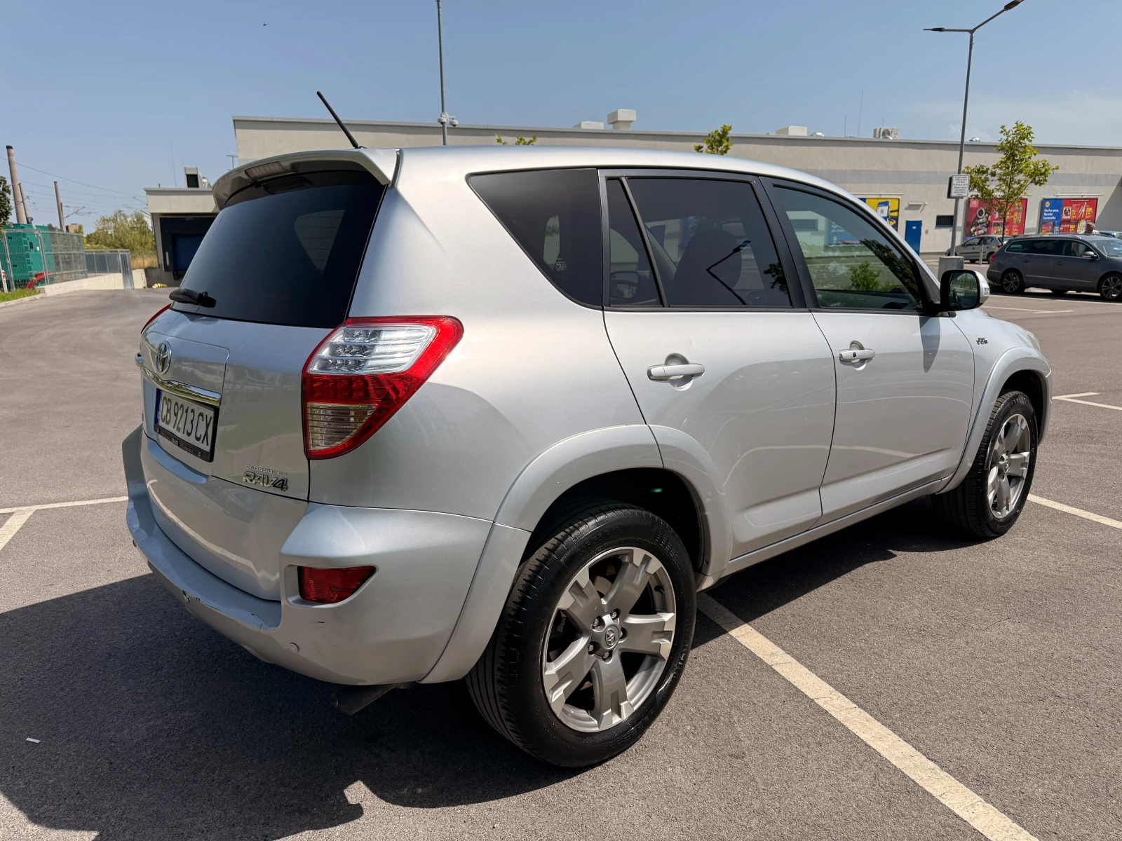 Toyota Rav4 2.2D-CAT* Keyless* NAVI* Подгрев* Камера*  - изображение 4
