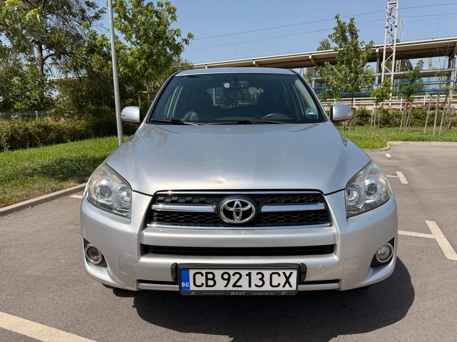 Toyota Rav4 2.2D-CAT* Keyless* NAVI* Подгрев* Камера*  - изображение 2