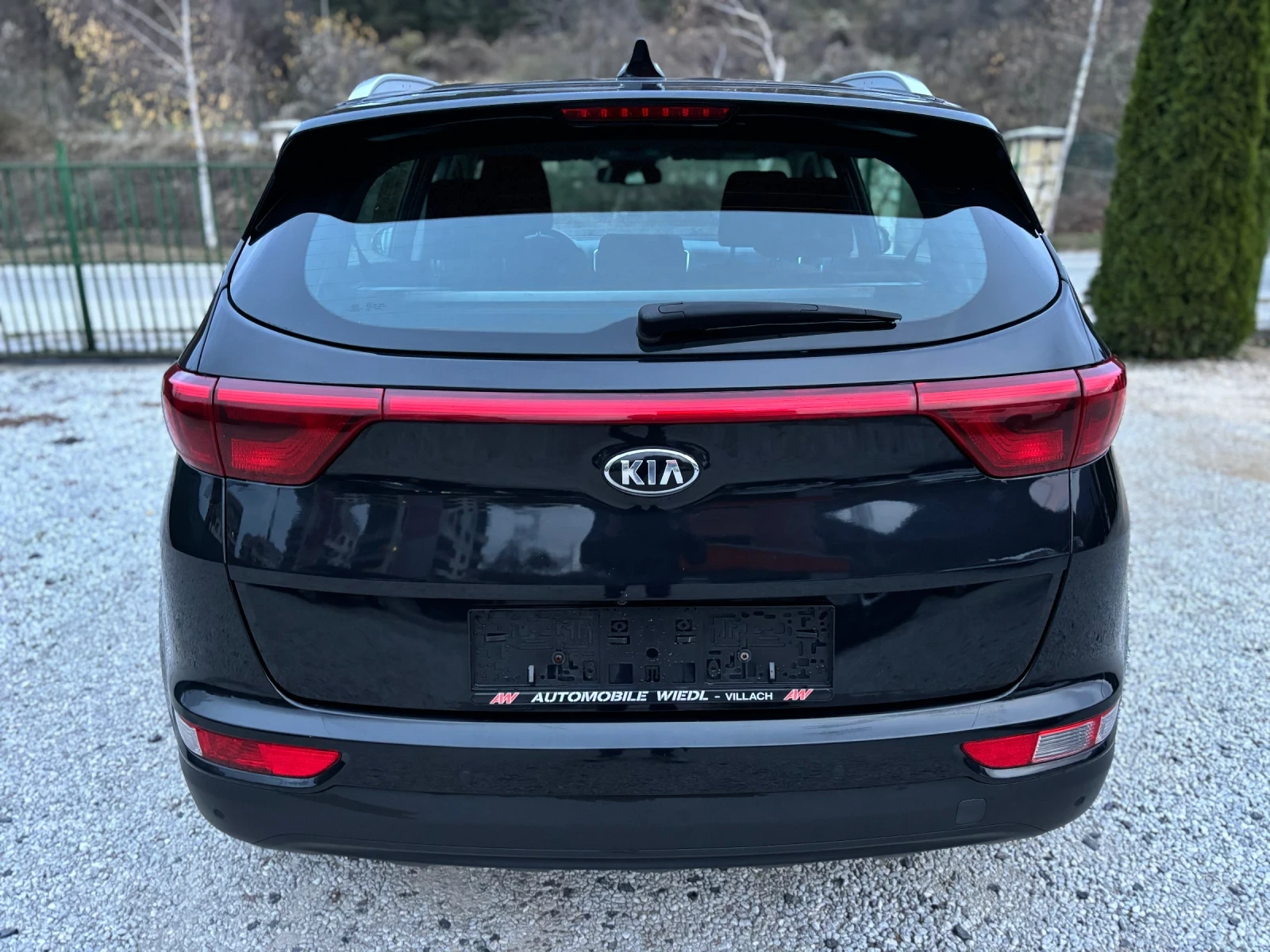 Kia Sportage Silber 1.6 EURO 6B - изображение 6