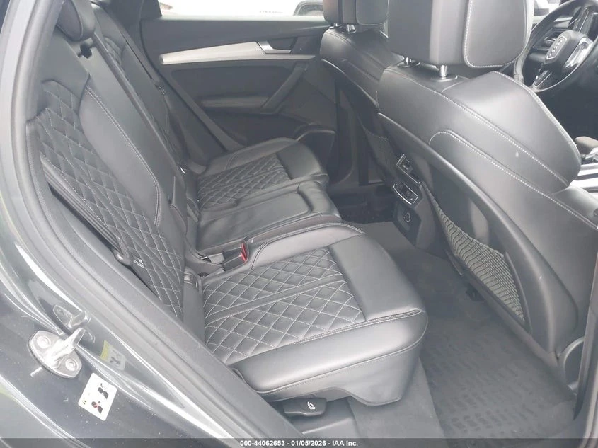 Audi SQ5 PREMIUM PLUS С РЕГИСТРАЦИЯ & АВТО КРЕДИТ, снимка 13 - Автомобили и джипове - 53876012