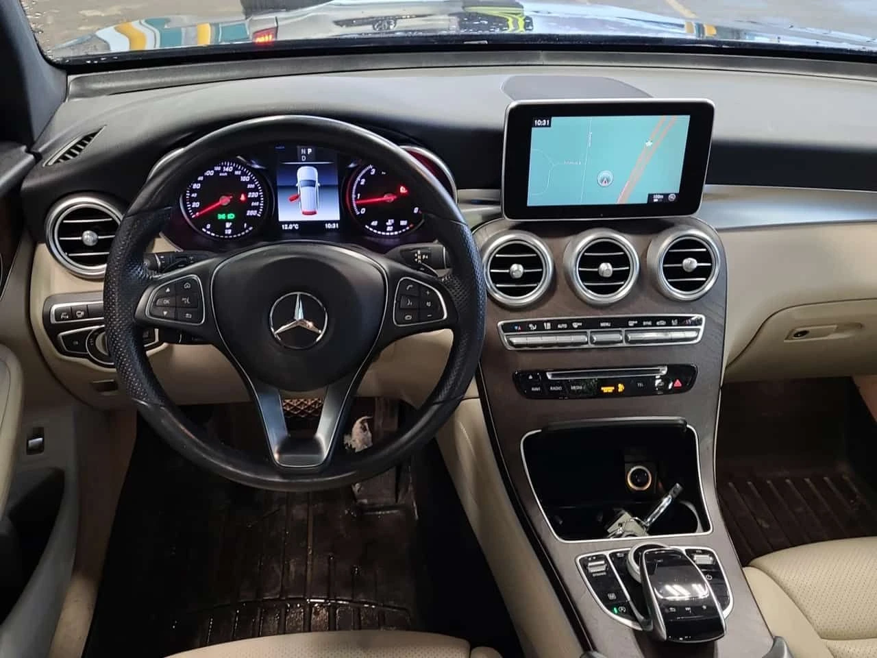 Mercedes-Benz GLC 300 4MATIC* DISTRONIC* 360КАМЕРИ* ПАНОРАМА* , снимка 10 - Автомобили и джипове - 54183676