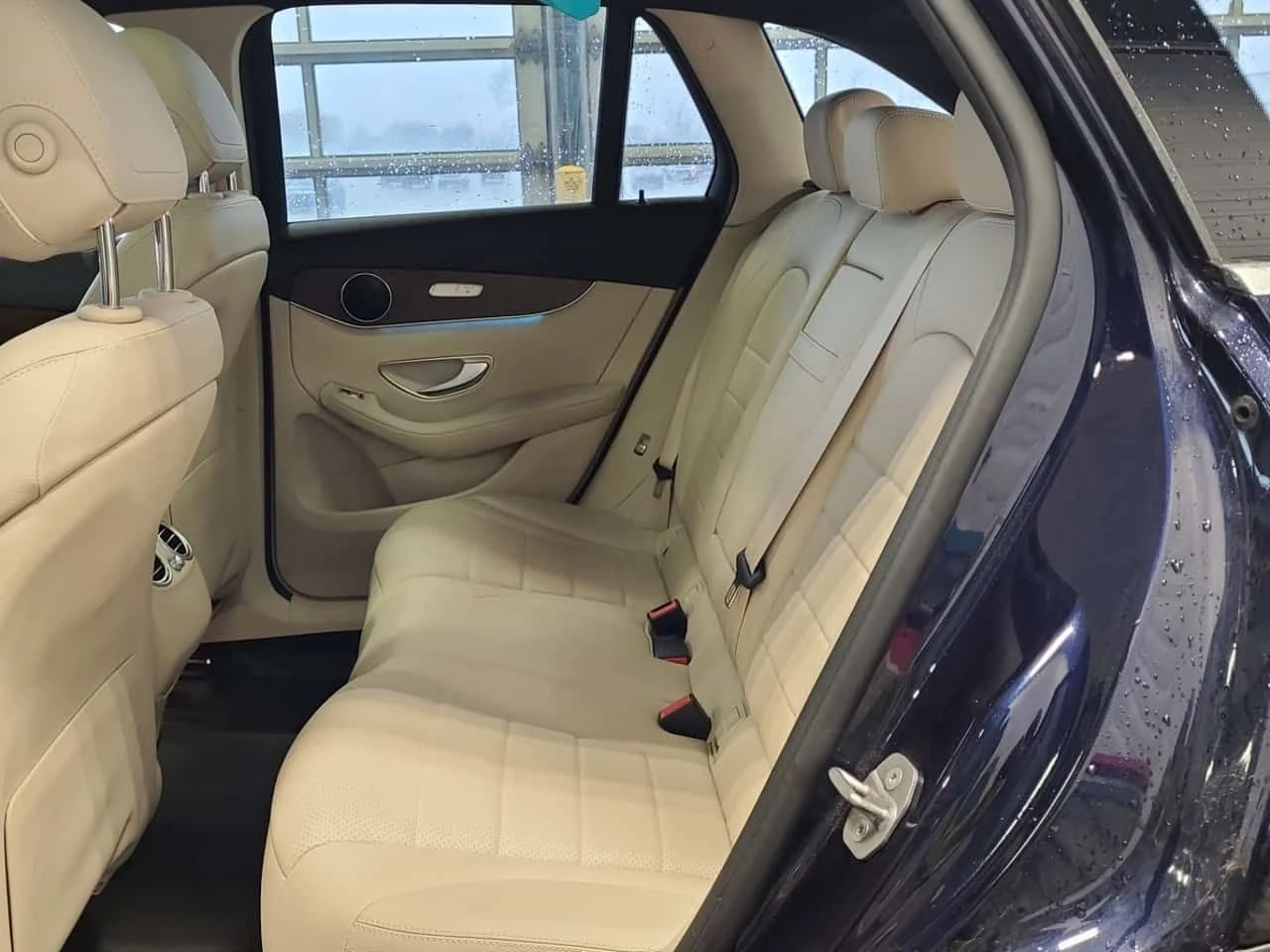 Mercedes-Benz GLC 300 4MATIC* DISTRONIC* 360КАМЕРИ* ПАНОРАМА* , снимка 12 - Автомобили и джипове - 54183676