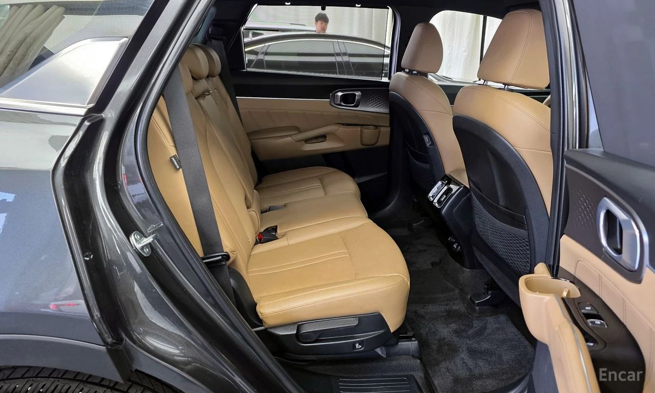 Kia Sorento NOBLESSE* DISTRONIC* 360 КАМЕРИ* ОБДУХВАНЕ* КЕЙЛЕС, снимка 16 - Автомобили и джипове - 54357953