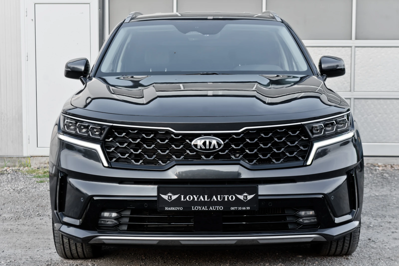 Kia Sorento 2.2 CRDI 4x4 Джойстик 8 скорости, снимка 3 - Автомобили и джипове - 54830777