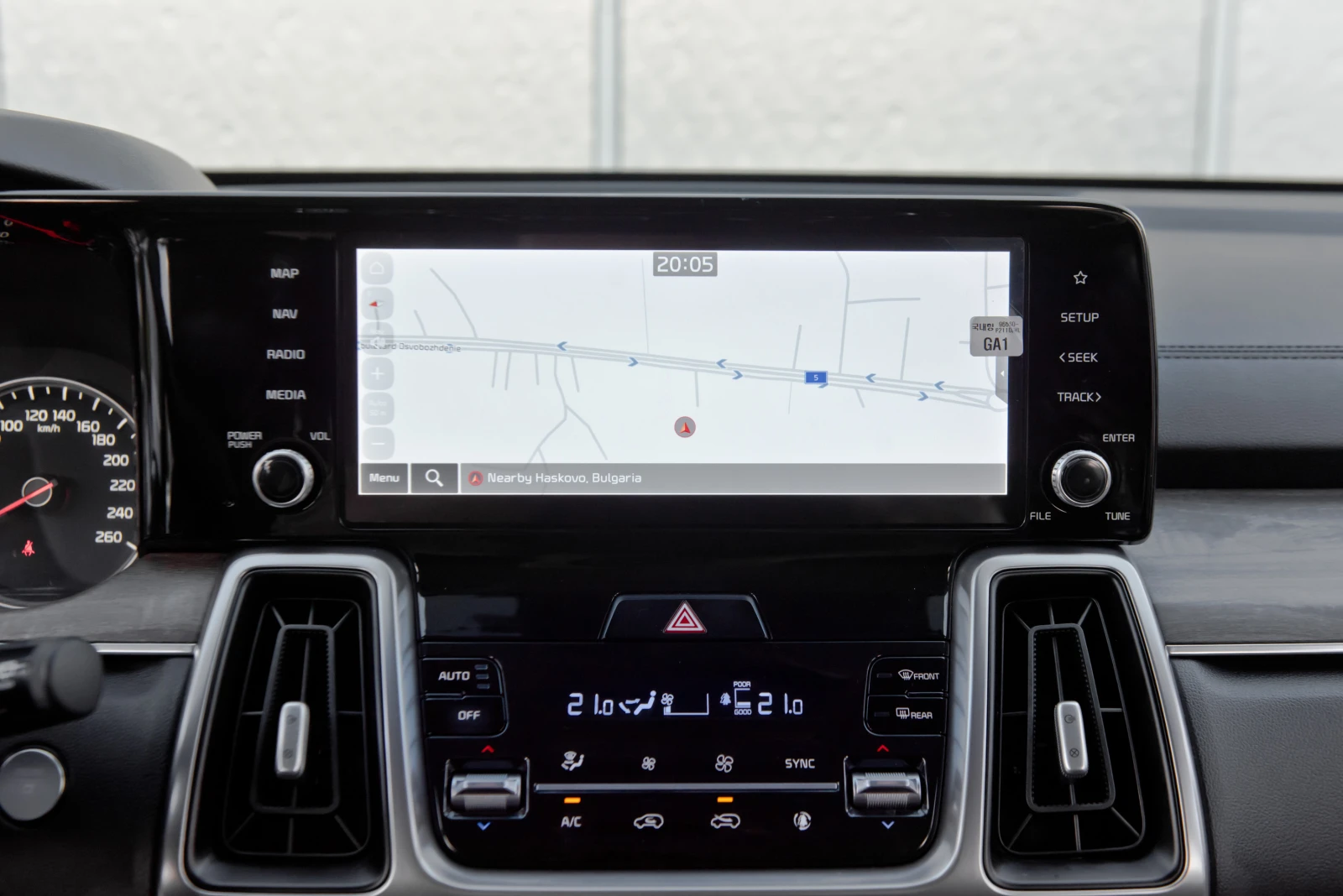 Kia Sorento 2.2 CRDI 4x4 Джойстик 8 скорости, снимка 15 - Автомобили и джипове - 54830777