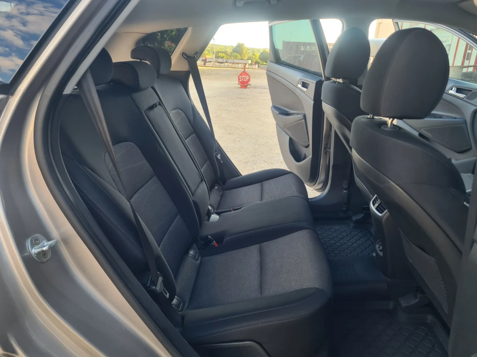 Hyundai Tucson 1.6 TGDI HTRAC 177k.c. 4x4 Бензин, снимка 10 - Автомобили и джипове - 54999143