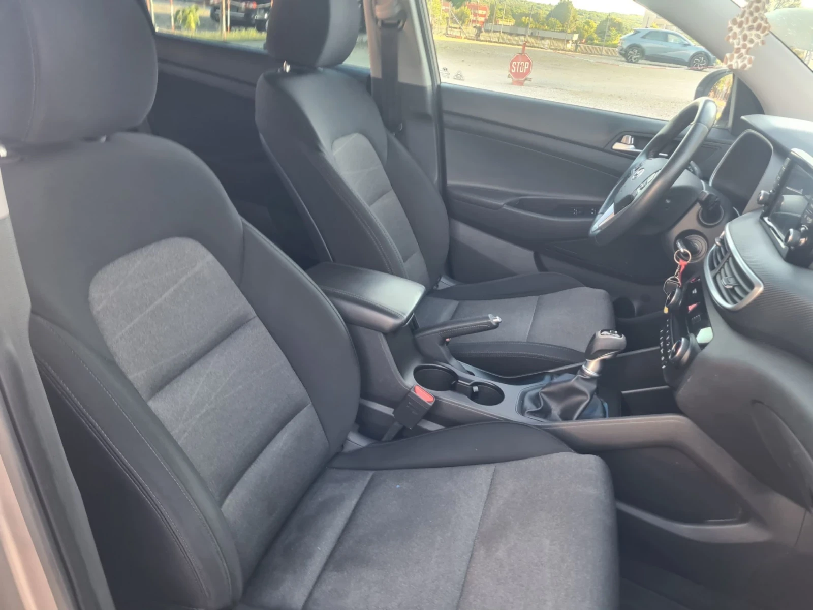 Hyundai Tucson 1.6 TGDI HTRAC 177k.c. 4x4 Бензин, снимка 12 - Автомобили и джипове - 54999143