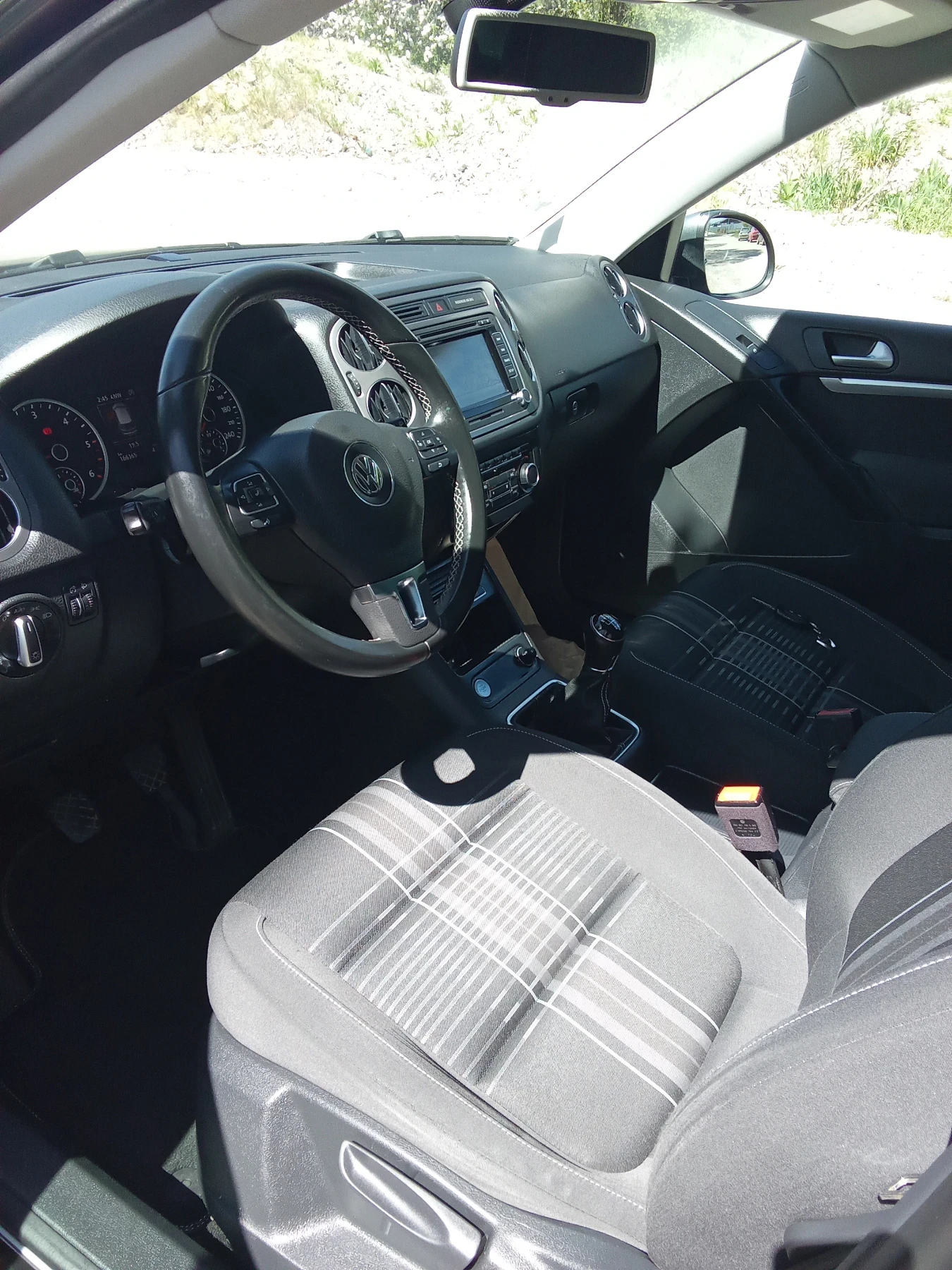 VW Tiguan 2.0TDI LOUNGE, снимка 6 - Автомобили и джипове - 55016250