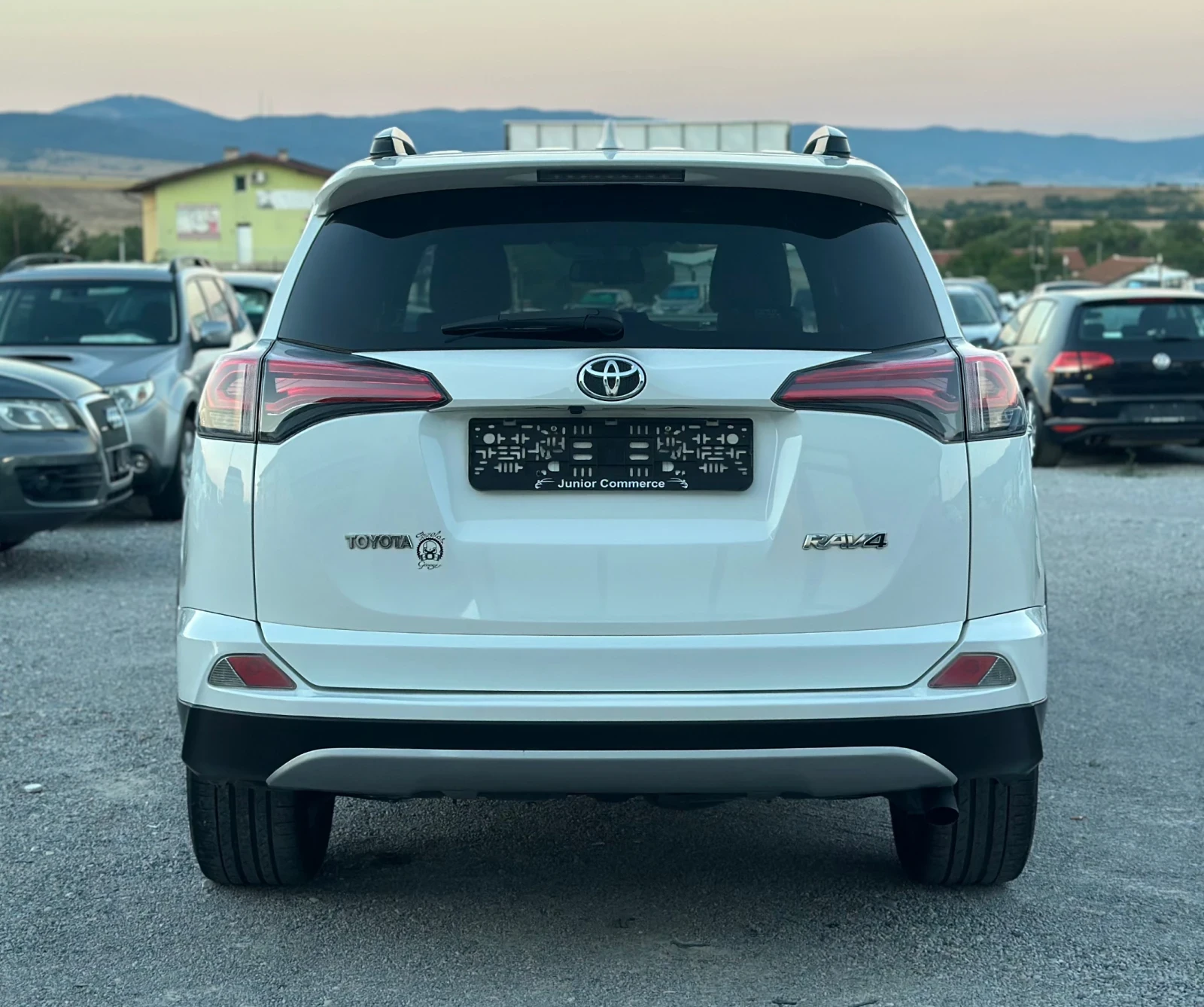 Toyota Rav4 2.0D-РЕАЛЕН ПРОБЕГ-КОЖА-ПОДГРЕВ-ЕЛ.БАГАЖНИК, снимка 4 - Автомобили и джипове - 55633939