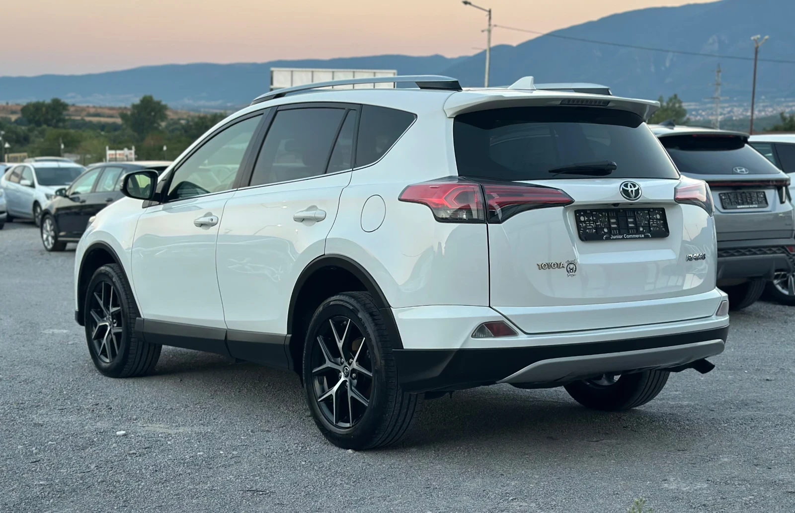 Toyota Rav4 2.0D-РЕАЛЕН ПРОБЕГ-КОЖА-ПОДГРЕВ-ЕЛ.БАГАЖНИК, снимка 3 - Автомобили и джипове - 55633939