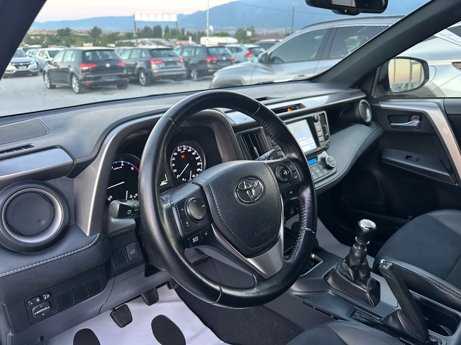 Toyota Rav4 2.0D-РЕАЛЕН ПРОБЕГ-КОЖА-ПОДГРЕВ-ЕЛ.БАГАЖНИК, снимка 7 - Автомобили и джипове - 55633939