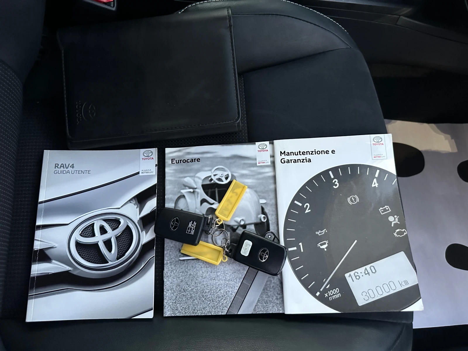 Toyota Rav4 2.0D-РЕАЛЕН ПРОБЕГ-КОЖА-ПОДГРЕВ-ЕЛ.БАГАЖНИК, снимка 17 - Автомобили и джипове - 55633939