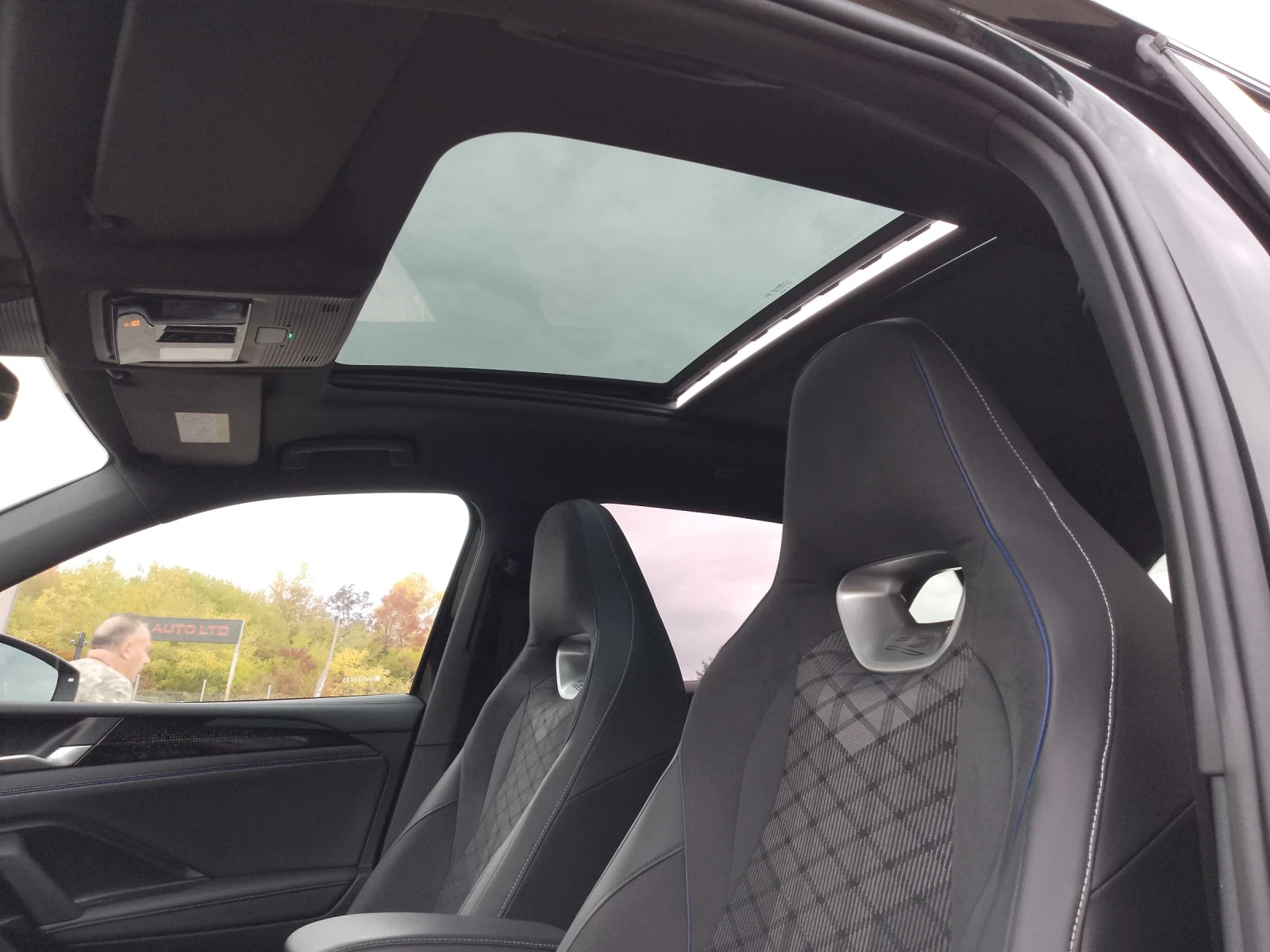 VW Tiguan 2.0 TDI/R-LINE PLUS/4-MOTION/�������� | Mobile.bg � ����������� 14