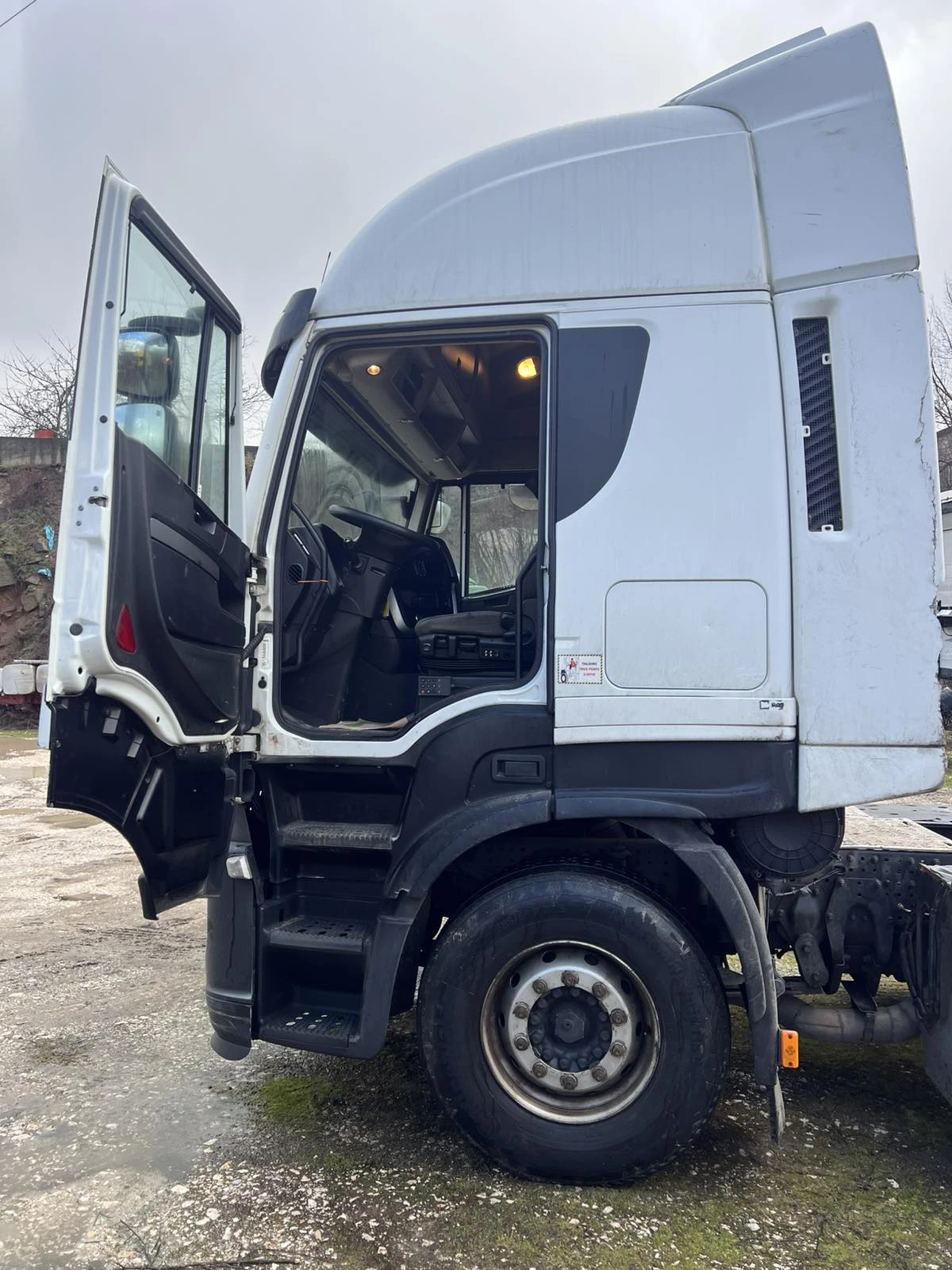 Iveco Stralis AS440 CNG НОВ ВНОС - изображение 10