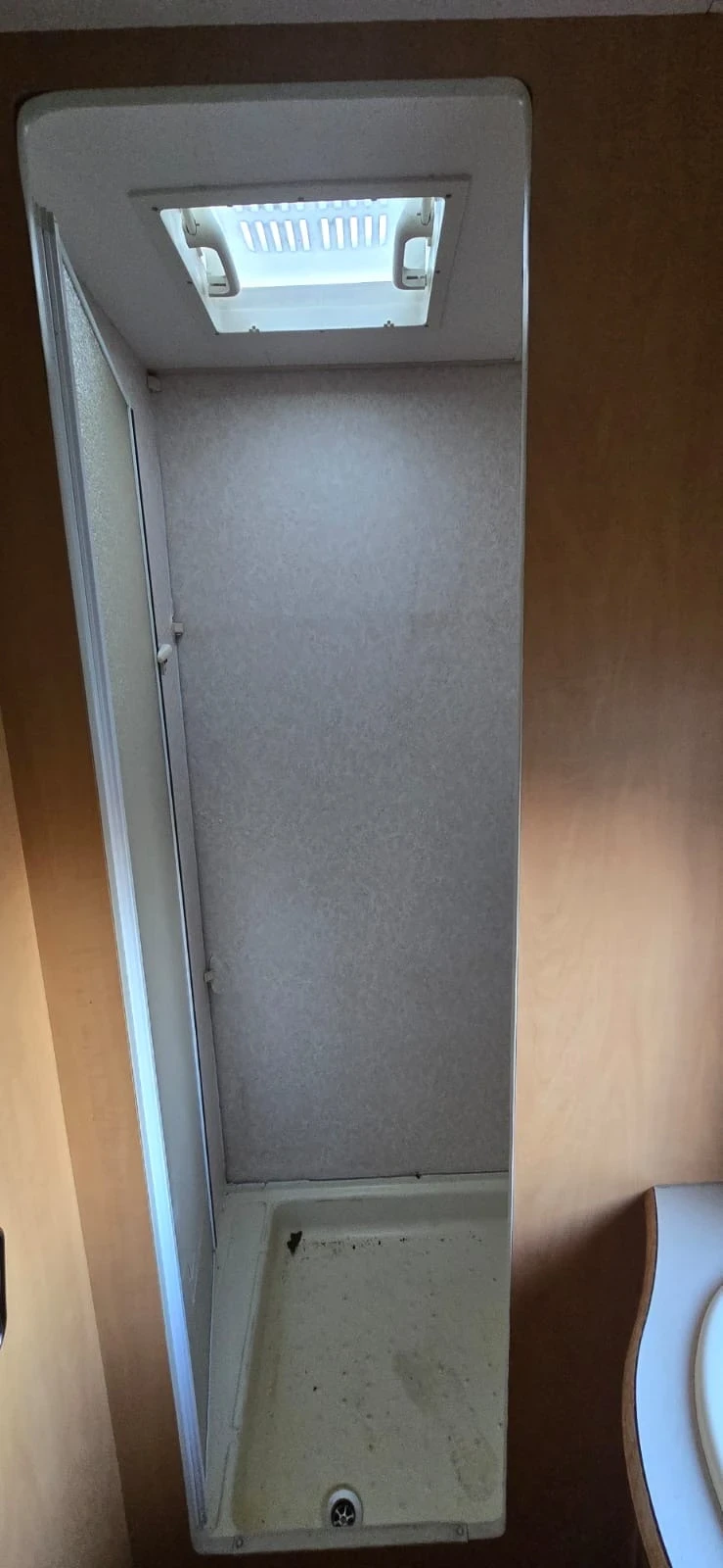 Каравана Tabbert BAILEY SENATOR-ФРЕНСКА СПАЛНЯ/ДУШ КАБИНА/ПЛАТ.МИТО, снимка 8 - Каравани и кемпери - 53568080