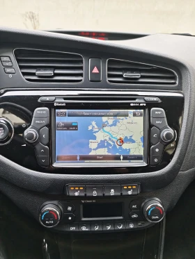 Kia Ceed 1.6 GDI 135 к.с premium , снимка 10