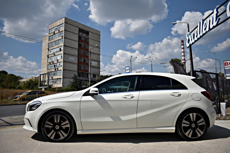 Mercedes-Benz A 220 AMG-PACK, снимка 3 - Автомобили и джипове - 47209660