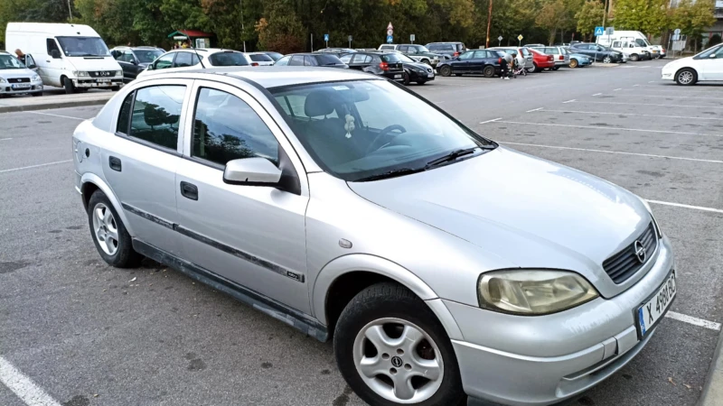 Opel Astra, снимка 1 - Автомобили и джипове - 47570281