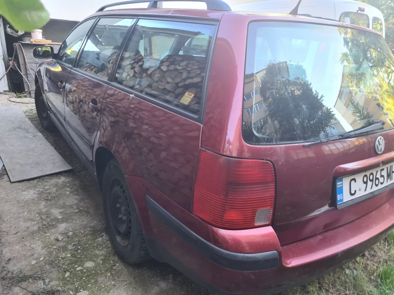 VW Passat 1.9 TDI, снимка 6 - Автомобили и джипове - 47627716