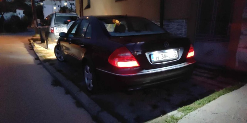 Mercedes-Benz E 500 5.0i, снимка 10 - Автомобили и джипове - 48314800