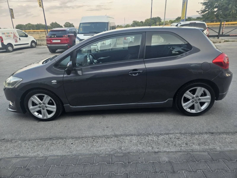 Toyota Auris 2.2D, снимка 5 - Автомобили и джипове - 51303039