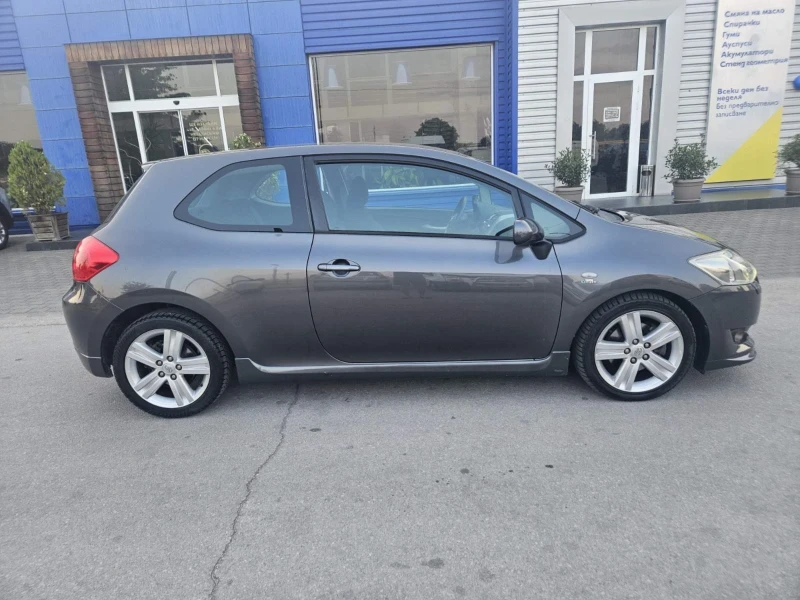 Toyota Auris 2.2D, снимка 6 - Автомобили и джипове - 51303039