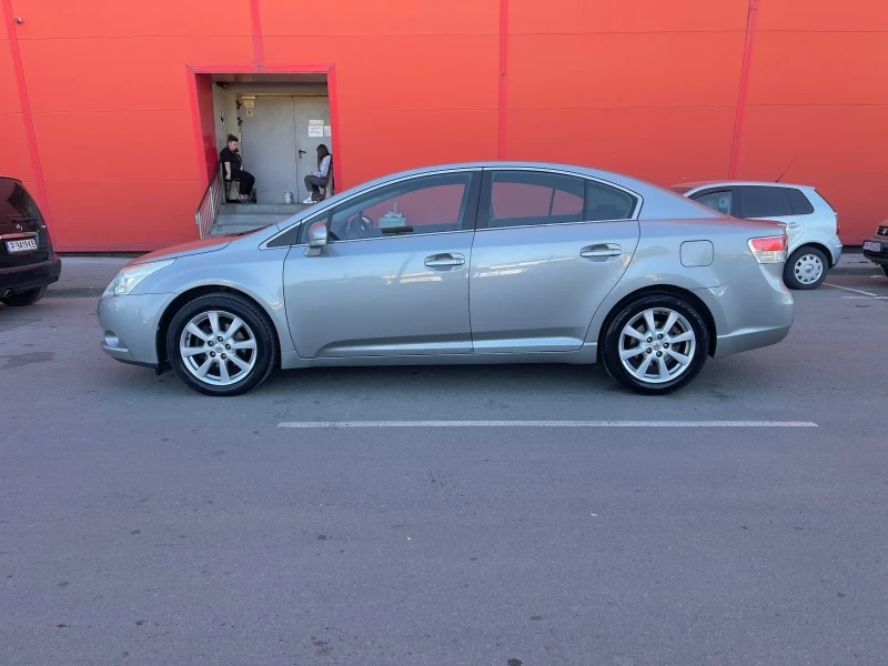 Toyota Avensis 2.0D4D 126k.c., снимка 8 - Автомобили и джипове - 51768912