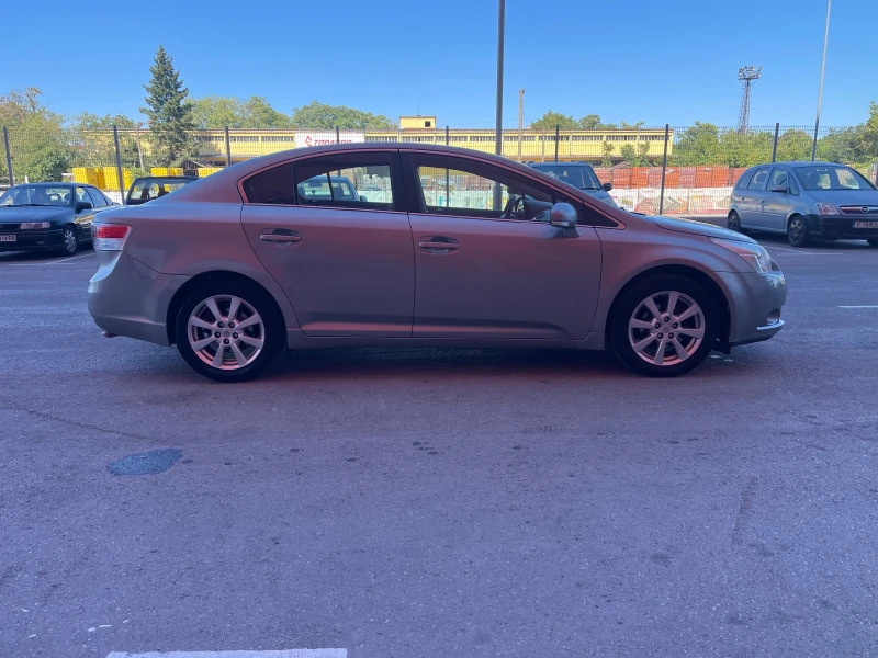 Toyota Avensis 2.0D4D 126k.c., снимка 4 - Автомобили и джипове - 51768912