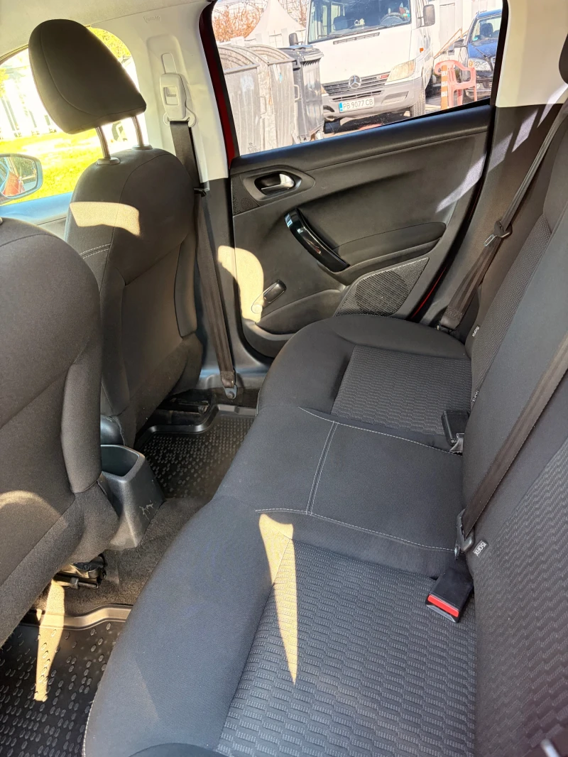 Peugeot 208, снимка 7 - Автомобили и джипове - 52751430