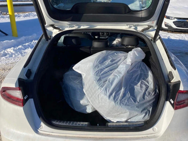 Kia Stinger * GT Limited * CARFAX * ЦЕНА ДО БГ, снимка 14 - Автомобили и джипове - 53044073