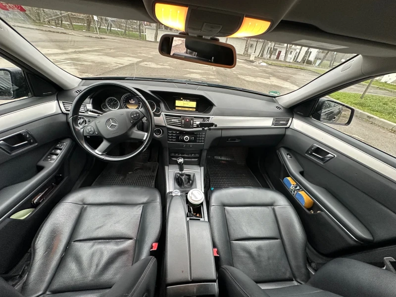 Mercedes-Benz E 220, снимка 9 - Автомобили и джипове - 53277742