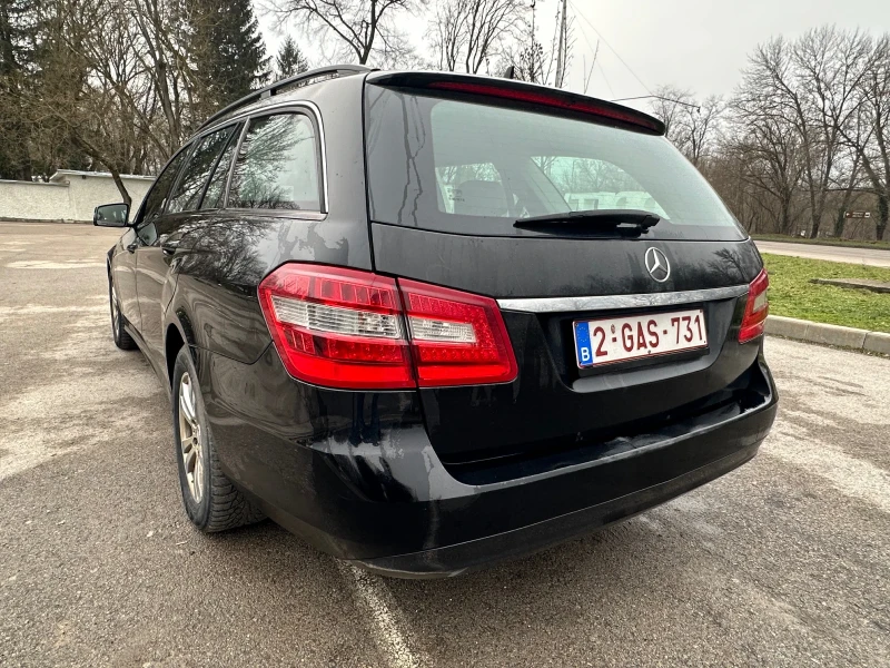 Mercedes-Benz E 220, снимка 6 - Автомобили и джипове - 53277742