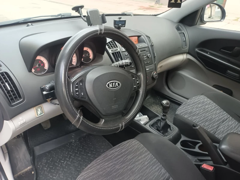 Kia Ceed 1.4 benzin/gaz, снимка 7 - Автомобили и джипове - 53432536