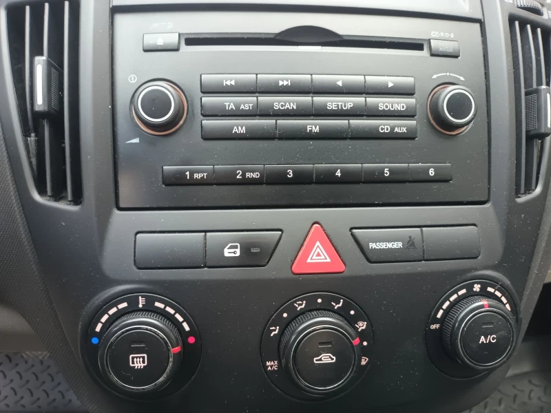 Kia Ceed 1.4 benzin/gaz, снимка 2 - Автомобили и джипове - 53432536