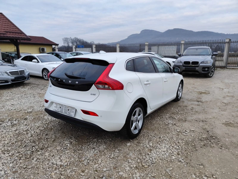 Volvo V40 1.6 дизел Автомат Италия, снимка 5 - Автомобили и джипове - 53475665