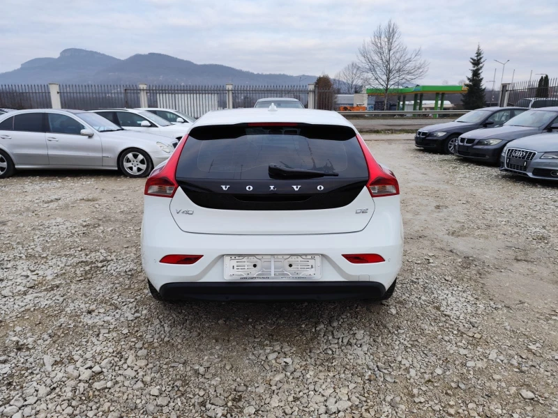 Volvo V40 1.6 дизел Автомат Италия, снимка 6 - Автомобили и джипове - 53475665