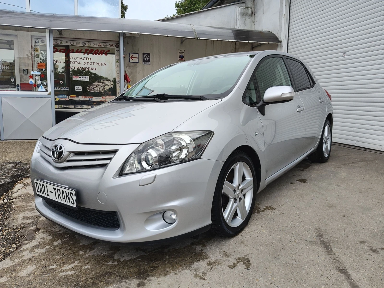 Toyota Auris 2.2D4d face-lift/NAVI/TOP - изображение 2