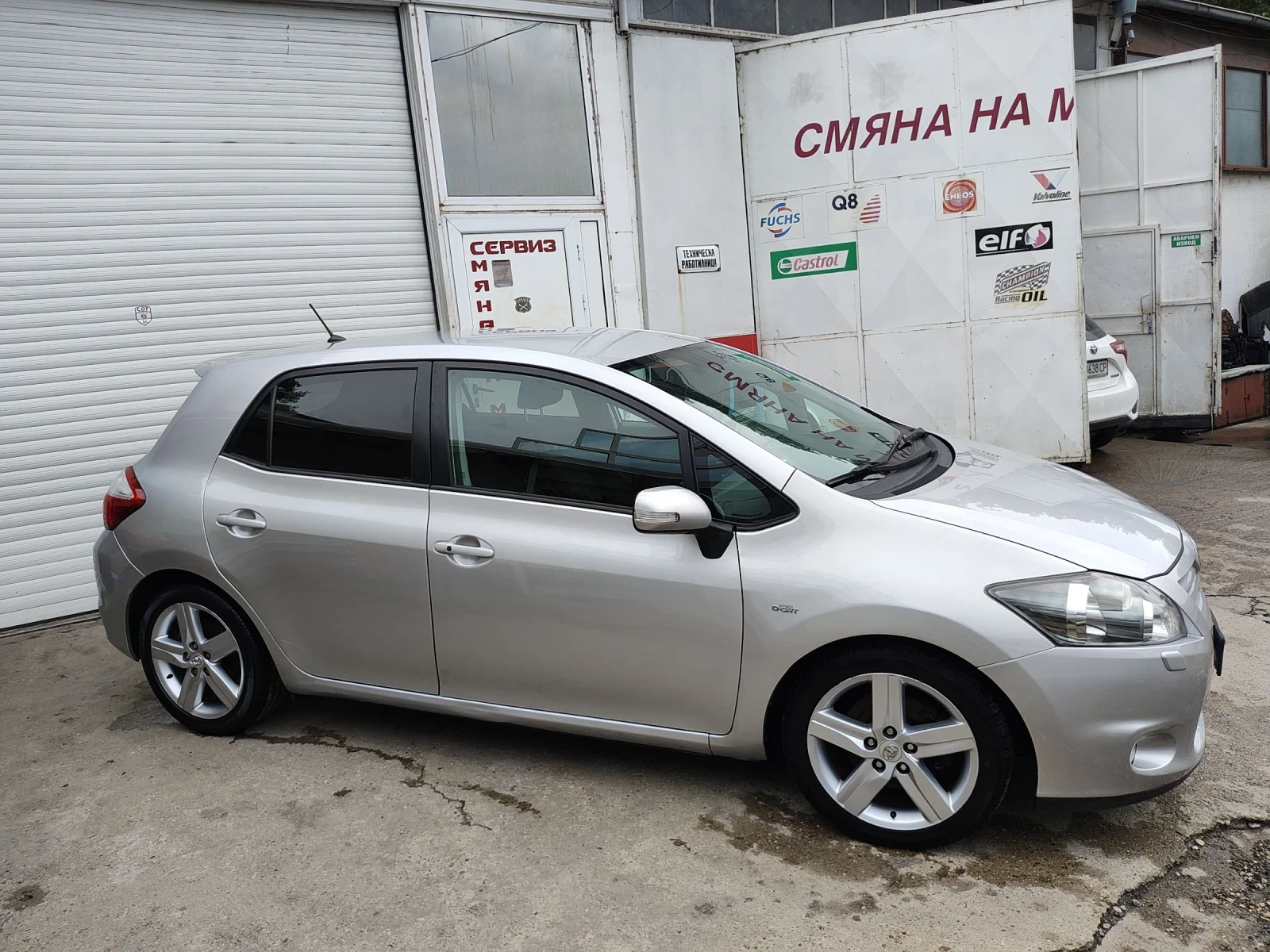 Toyota Auris 2.2D4d face-lift/NAVI/TOP - изображение 5