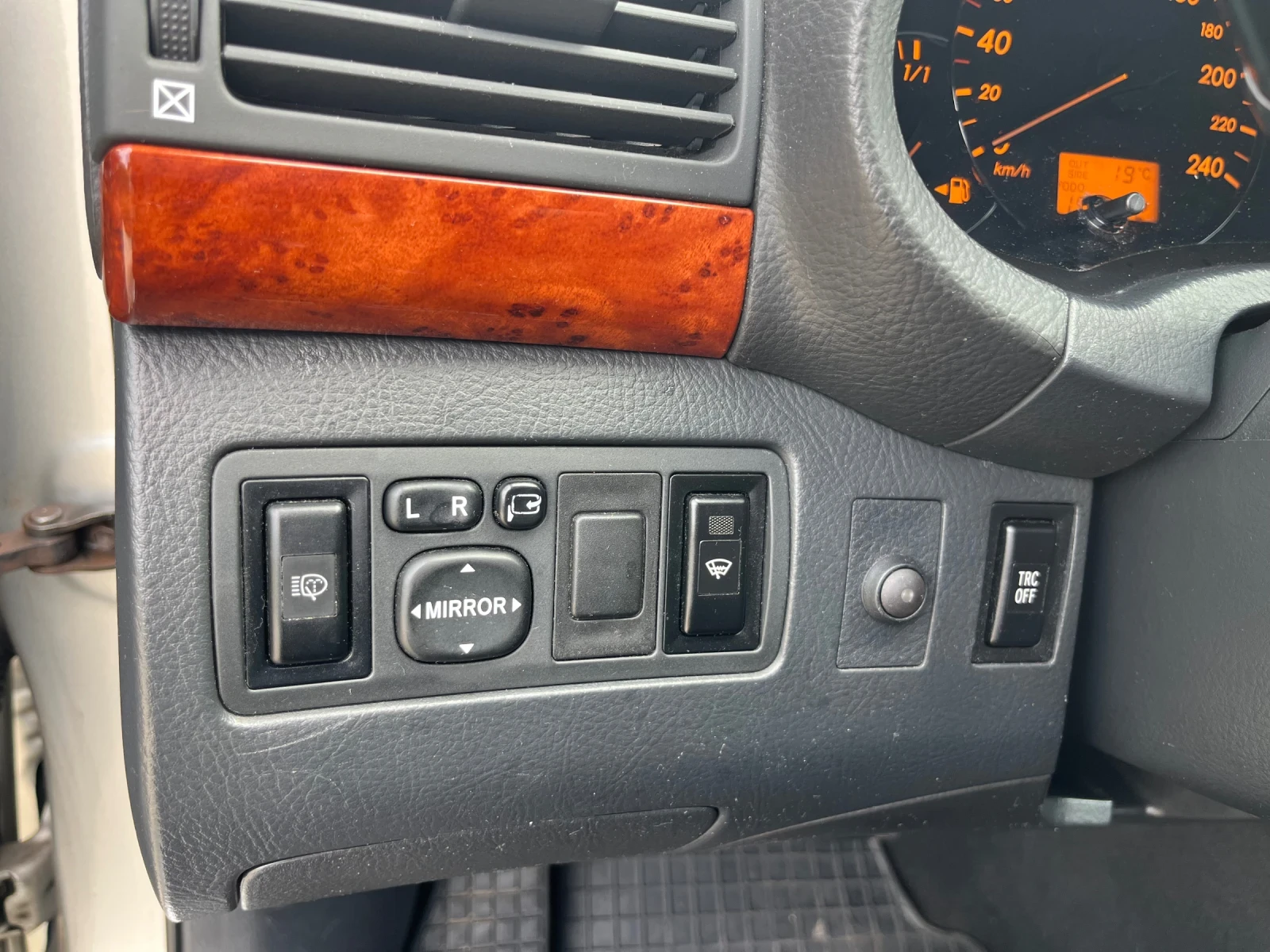 Toyota Avensis 2.4i - изображение 9